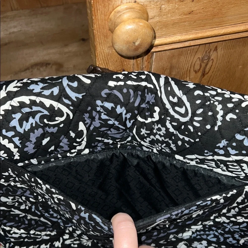 Vera Bradley Essential Messenger Bag in Paisley Noir Pattern